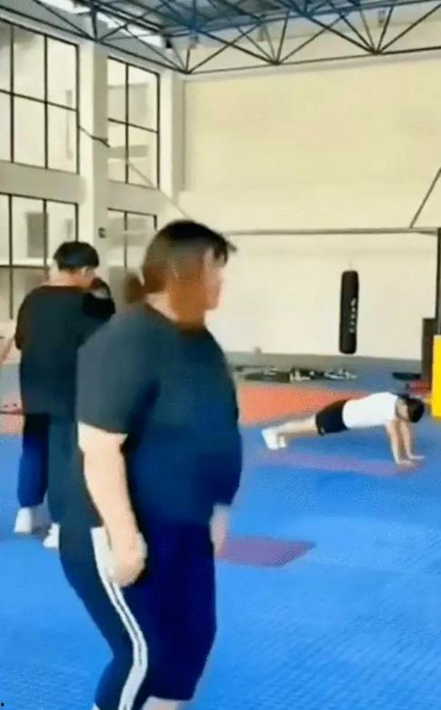 健身广场爆料怎么做视频,打造热门健身视频攻略全解析